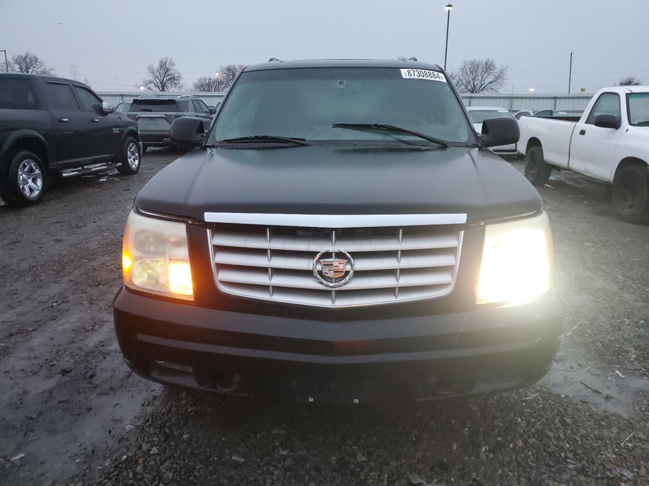 2005 Cadillac Escalade - Image 5