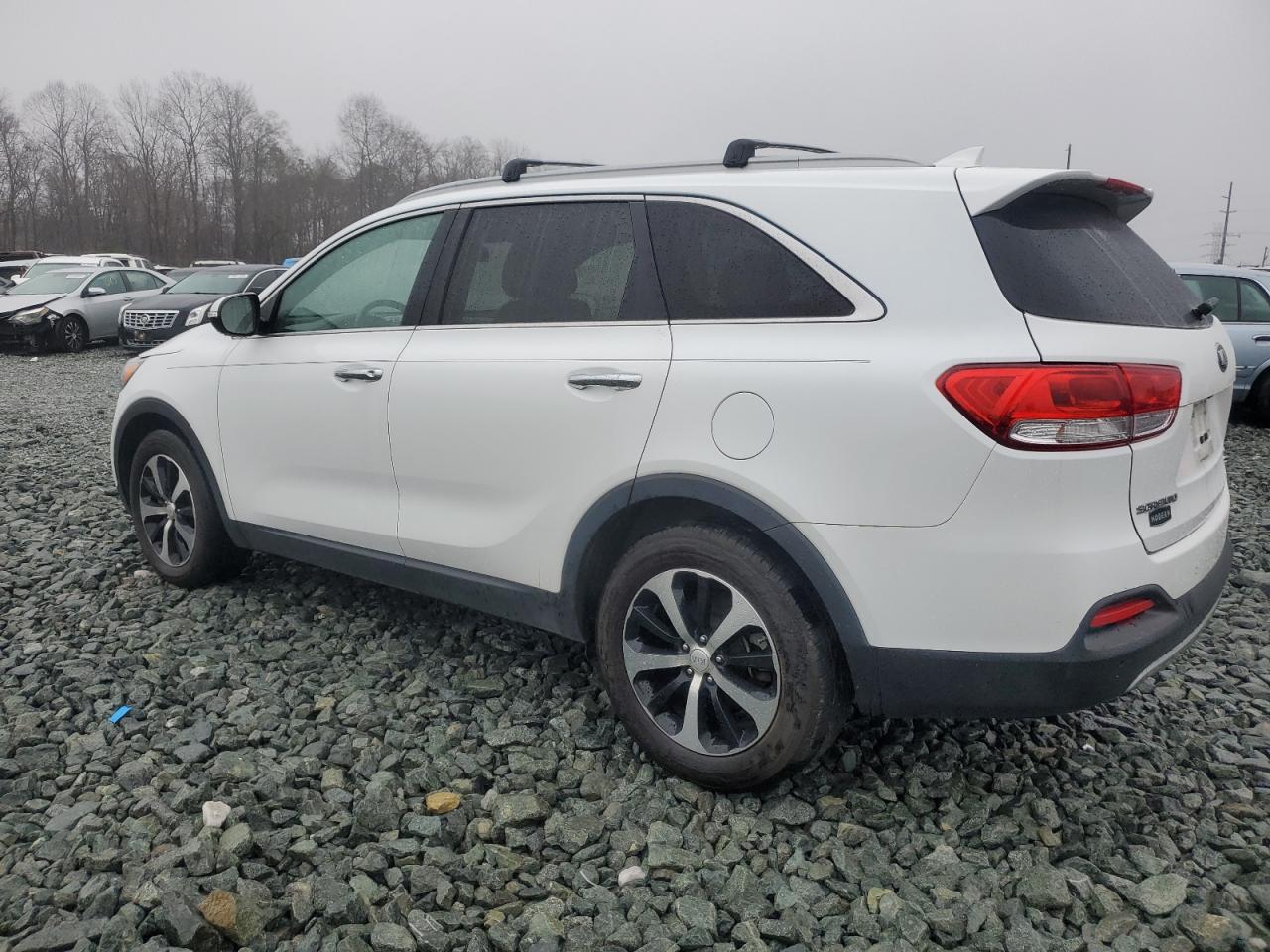 2016 Kia Sorento - Image 2