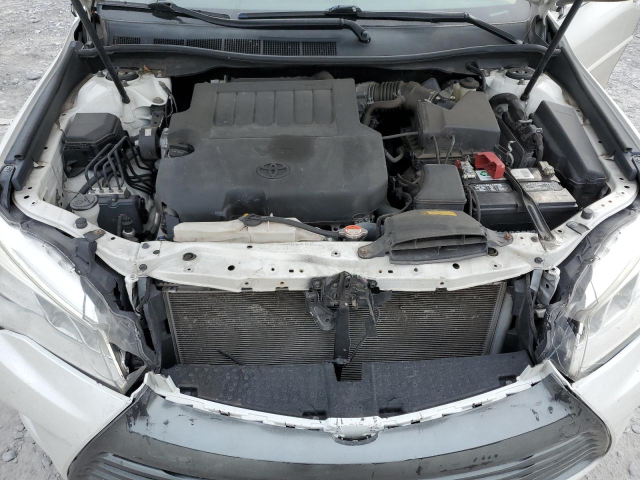 2016 Toyota Camry - Image 11