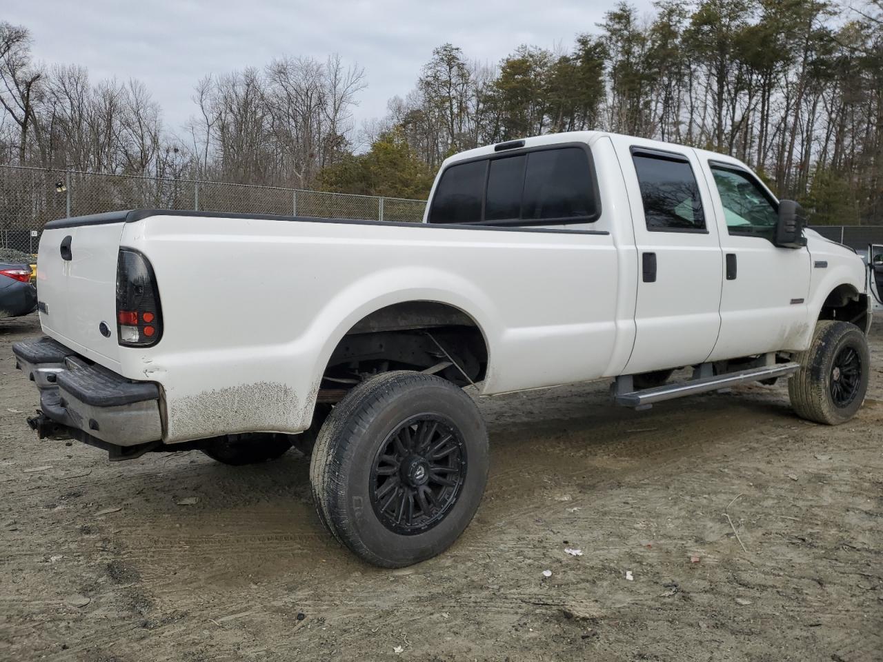 2005 Ford F350 - Image 3