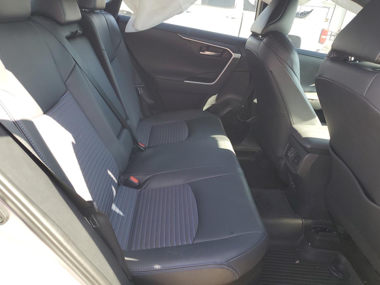 2020 Toyota RAV 4 - Image 11