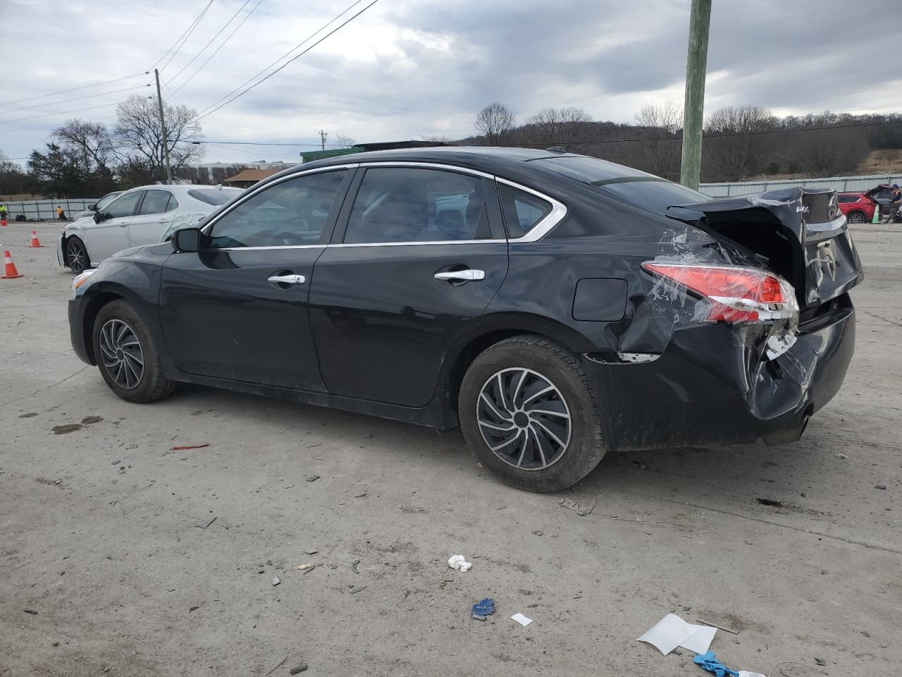 2015 Nissan Altima - Image 2