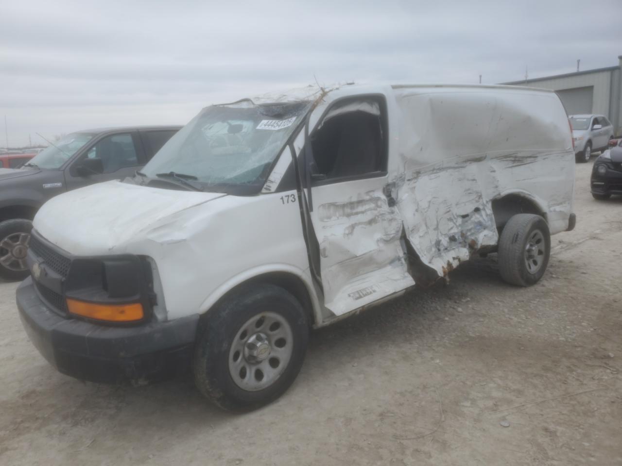 Kansas City, KS에서 판매 중인 2012 Chevrolet Express G1500 - Side