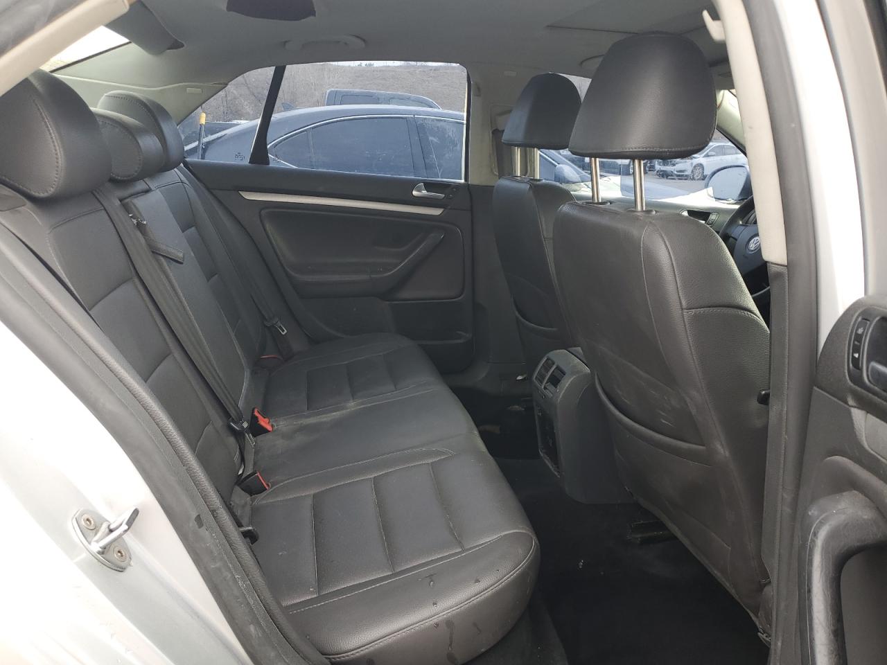 2007 Volkswagen Jetta - Image 10