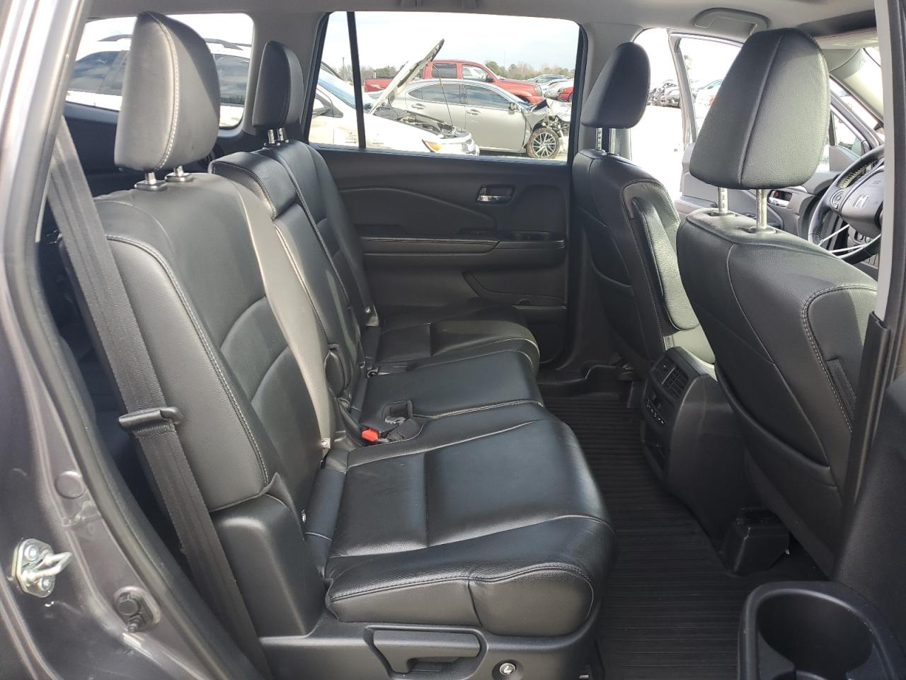 2018 Honda Pilot - Image 12