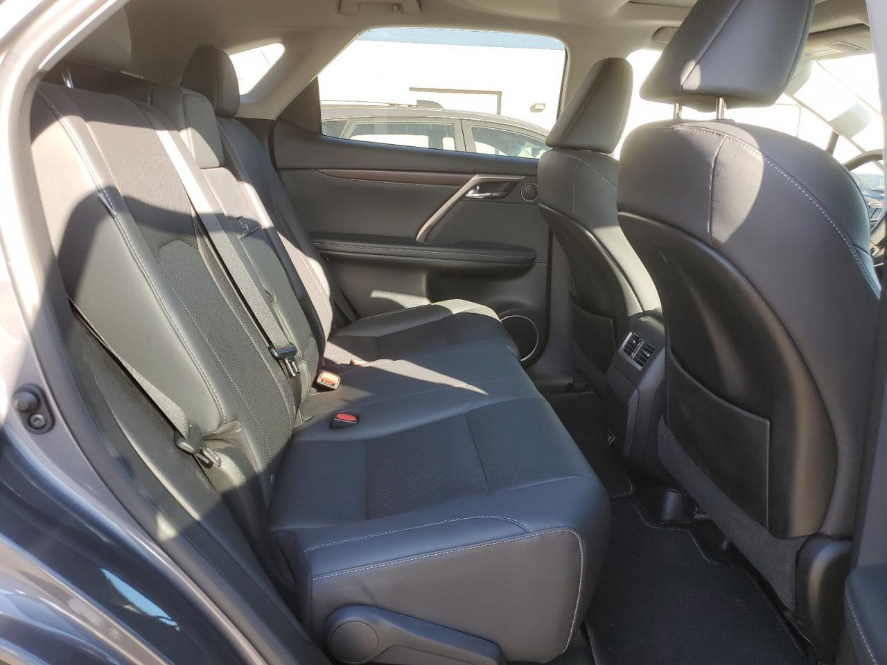 2022 Lexus RX - Image 11