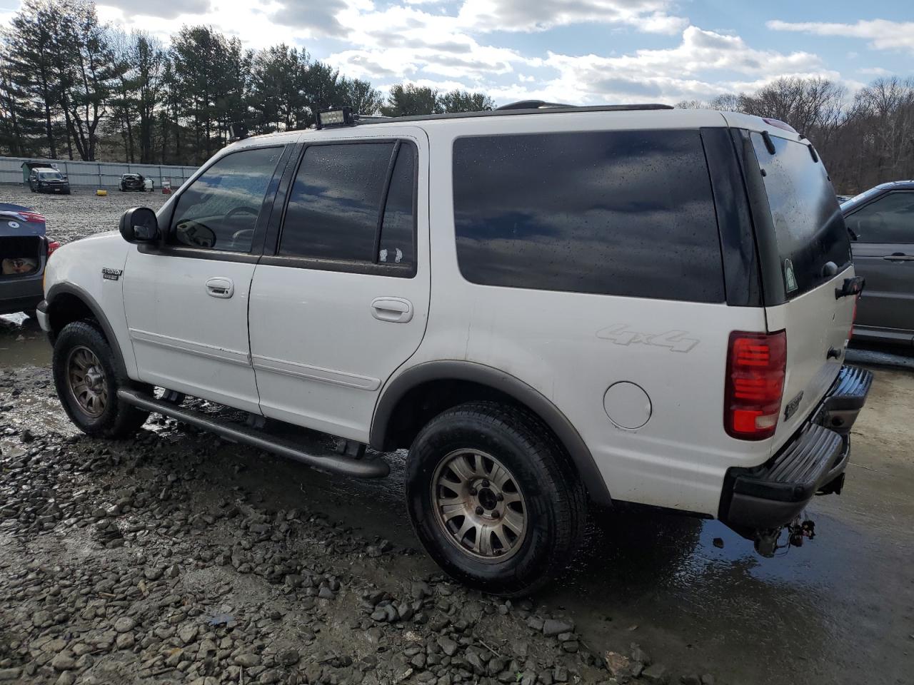 2000 Ford Expedition - Image 2