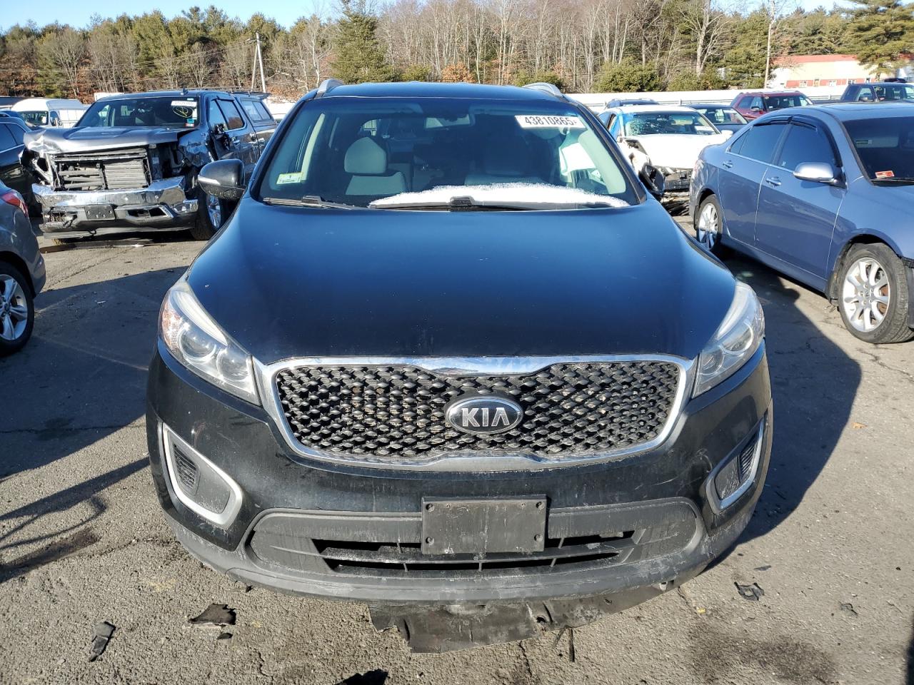 2017 Kia Sorento - Image 5
