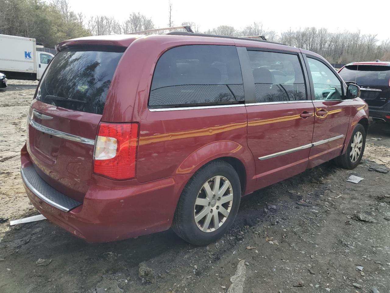 2016 Chrysler Town & Country - Image 3