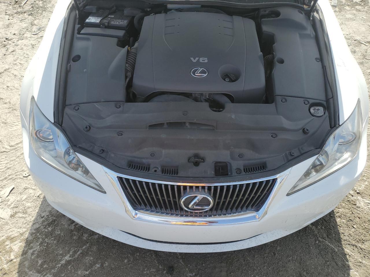 2010 Lexus IS - Image 11