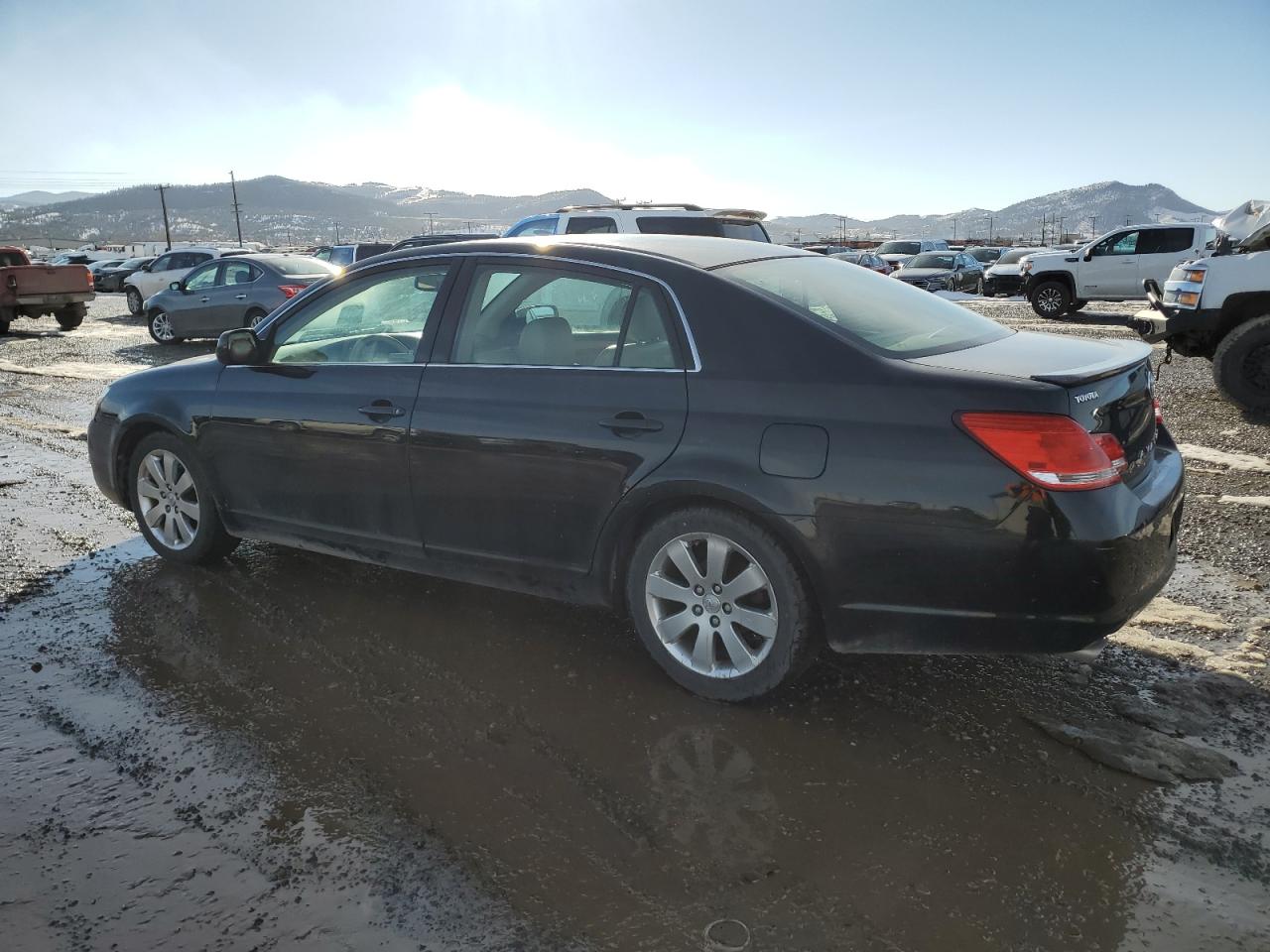 2005 Toyota Avalon - Image 2
