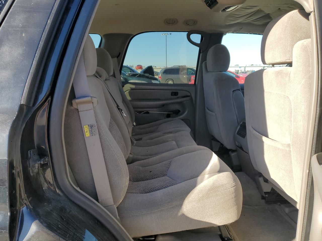 2004 Chevrolet Tahoe - Image 11