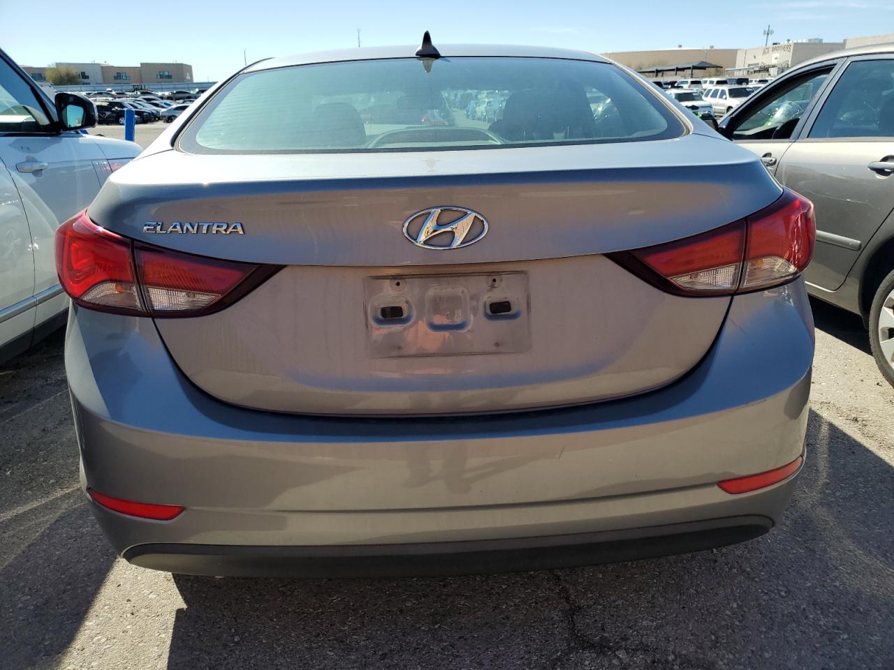 2015 Hyundai Elantra - Image 6