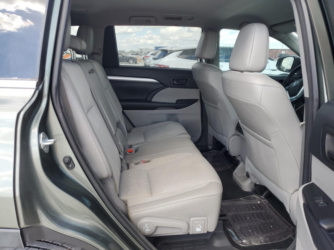 2018 Toyota Highlander Le VIN: 5TDZZRFH1JS252482 Lot: 45046465