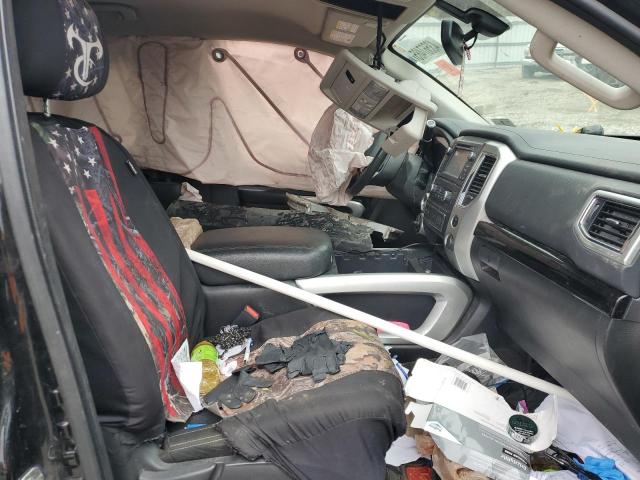  NISSAN TITAN 2018 Черный