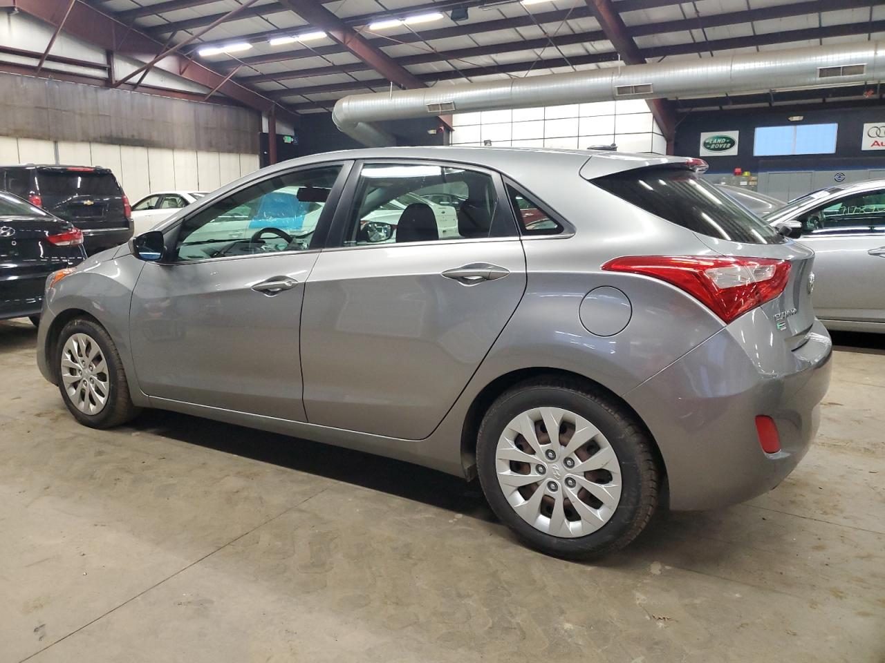 2016 Hyundai Elantra - Image 2