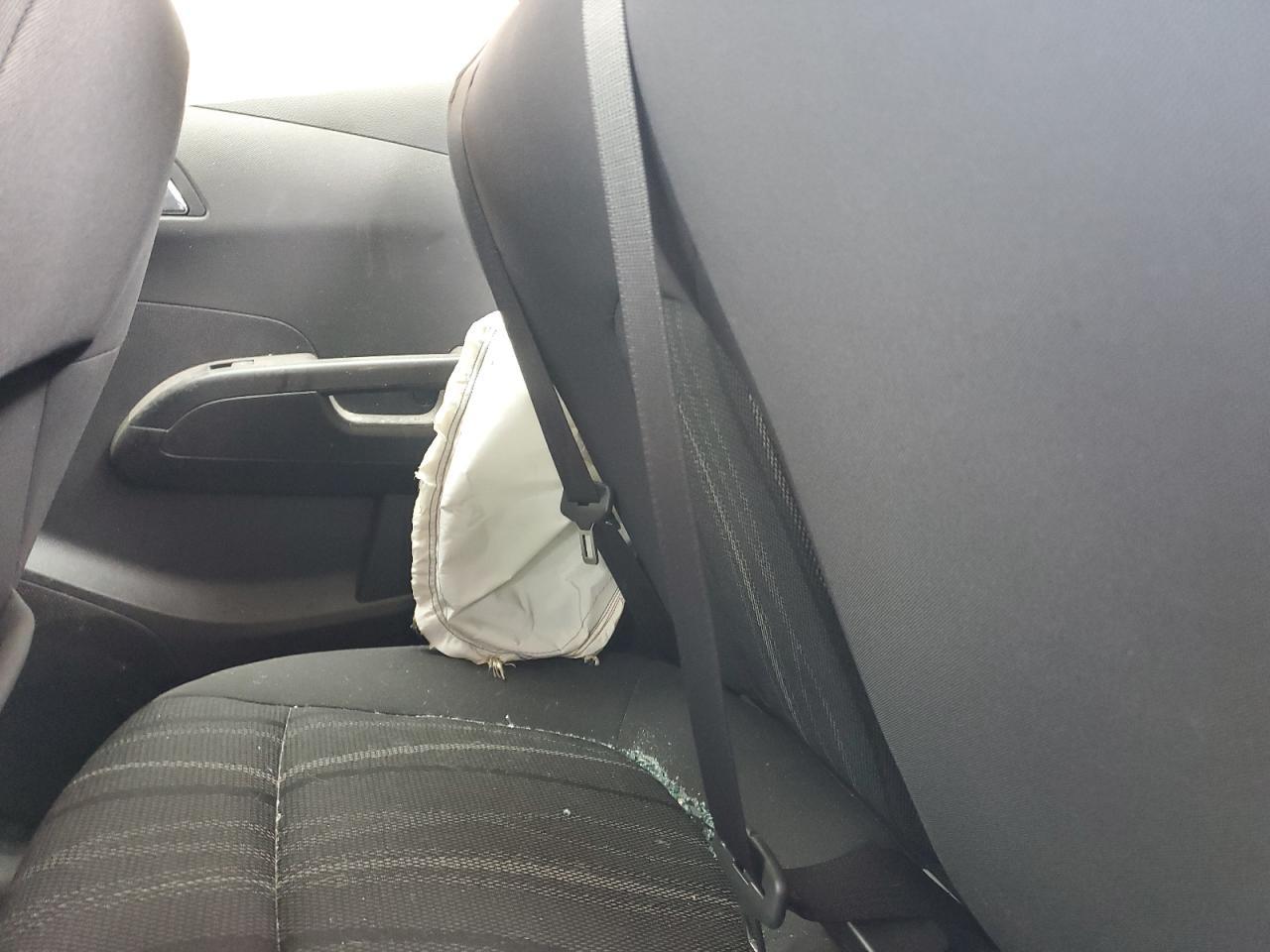 2018 Chevrolet Sonic - Image 10