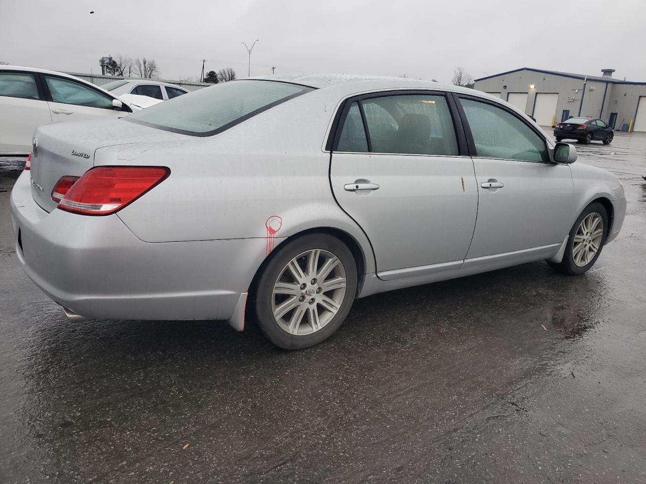 2006 Toyota Avalon - Image 3