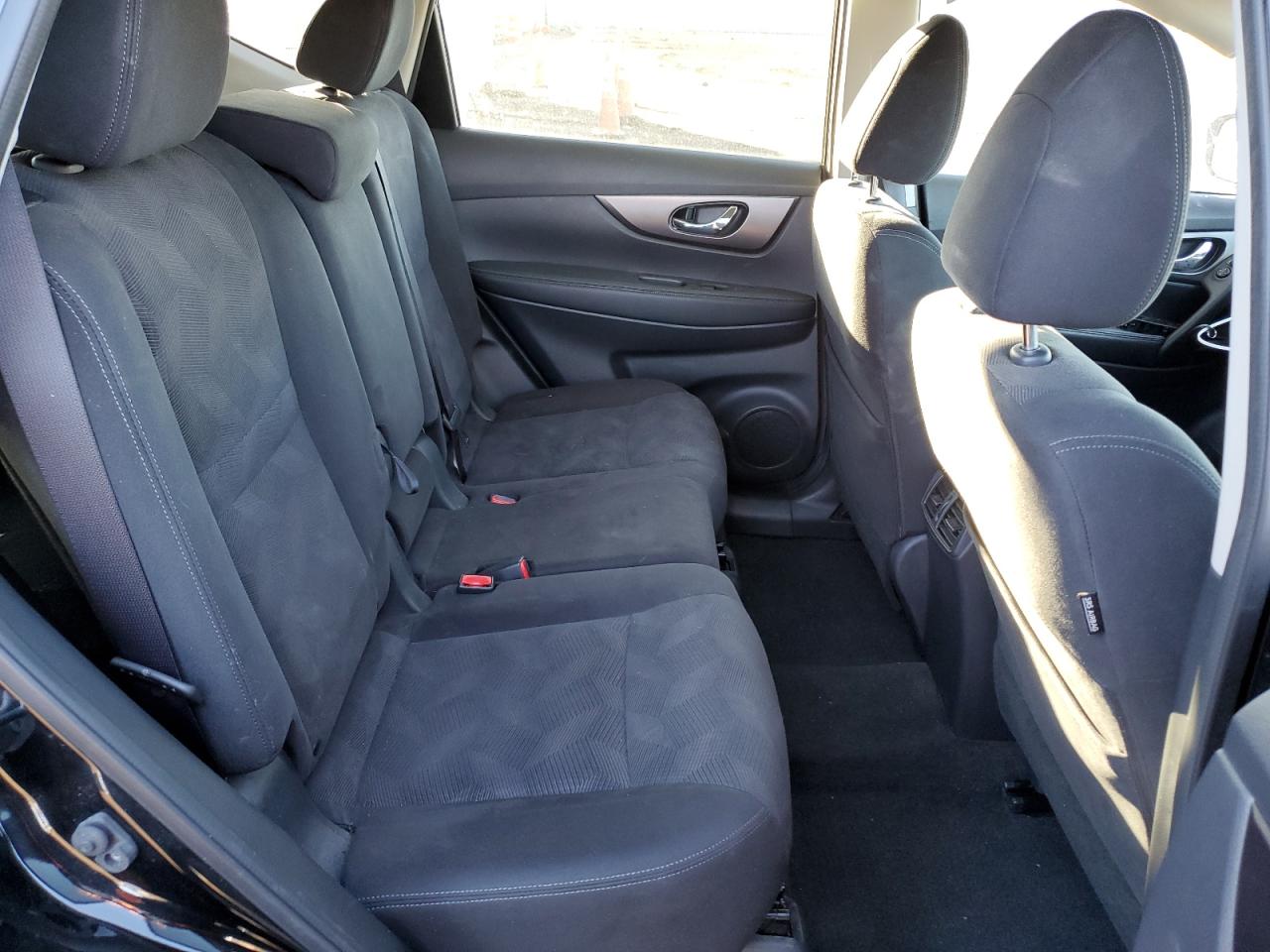 2015 Nissan Rogue - Image 12