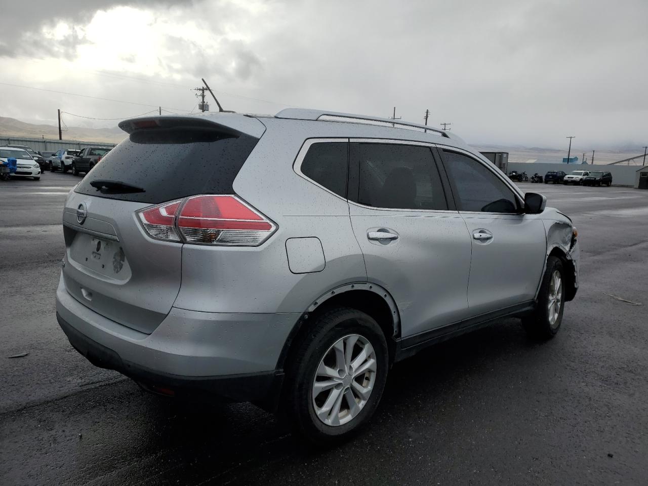 2016 Nissan Rogue - Image 3