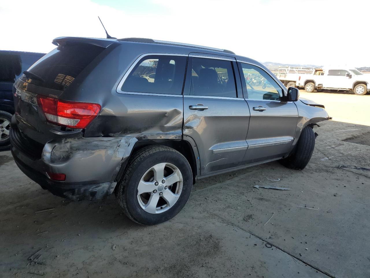 2012 Jeep Grand Cherokee - Image 3
