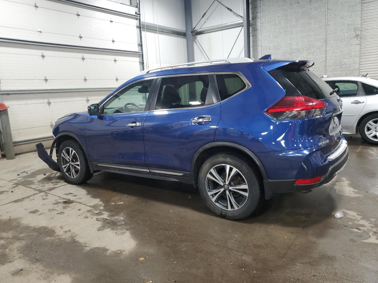 2017 Nissan Rogue - Image 2
