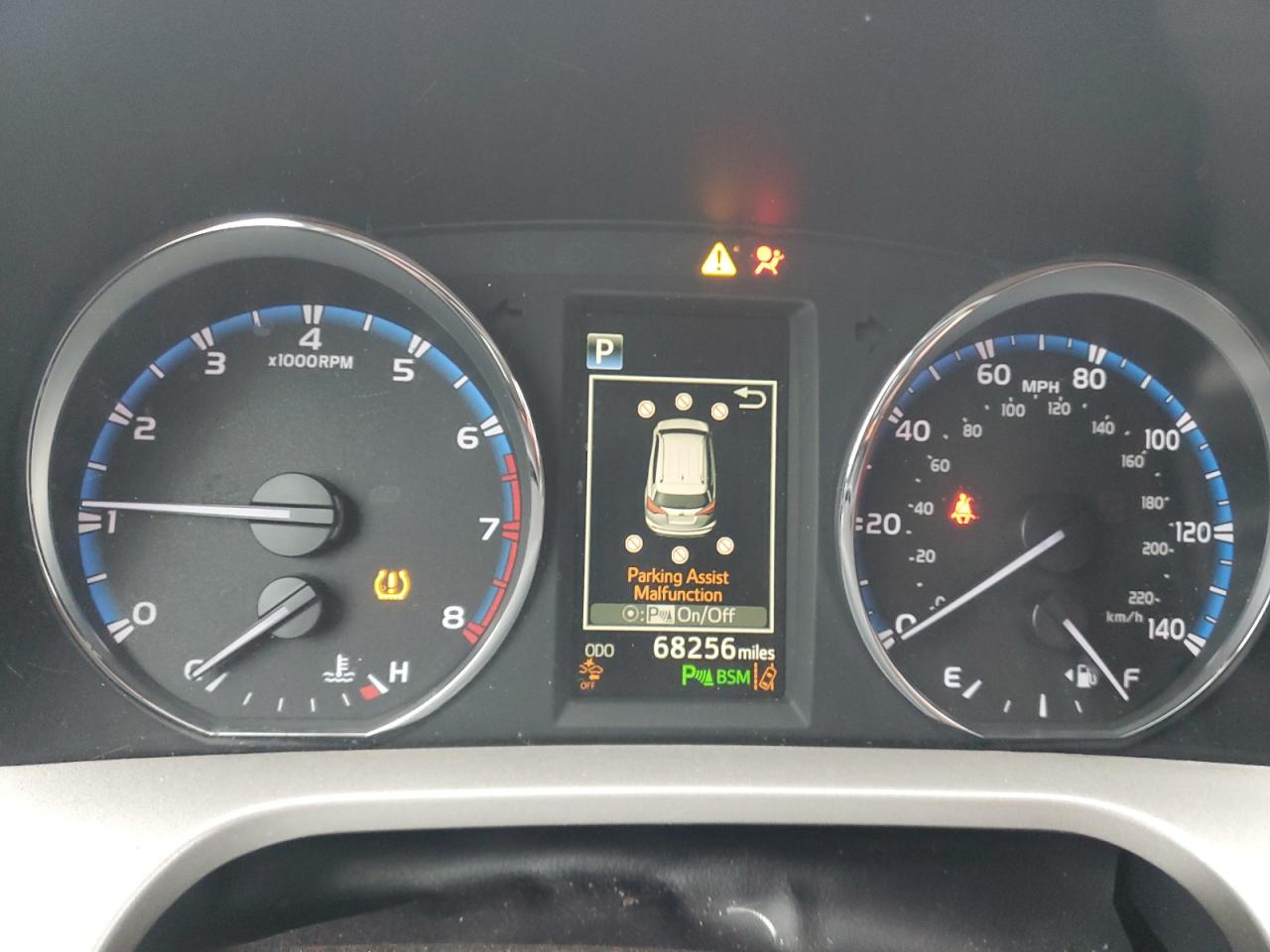 2018 Toyota RAV 4 - Image 9