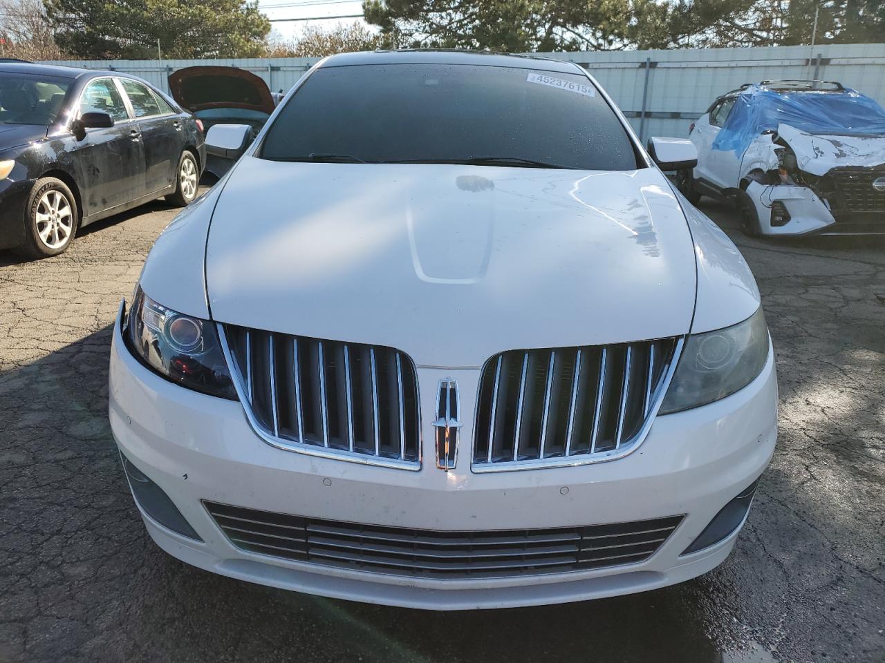 2011 Lincoln MKS - Image 5