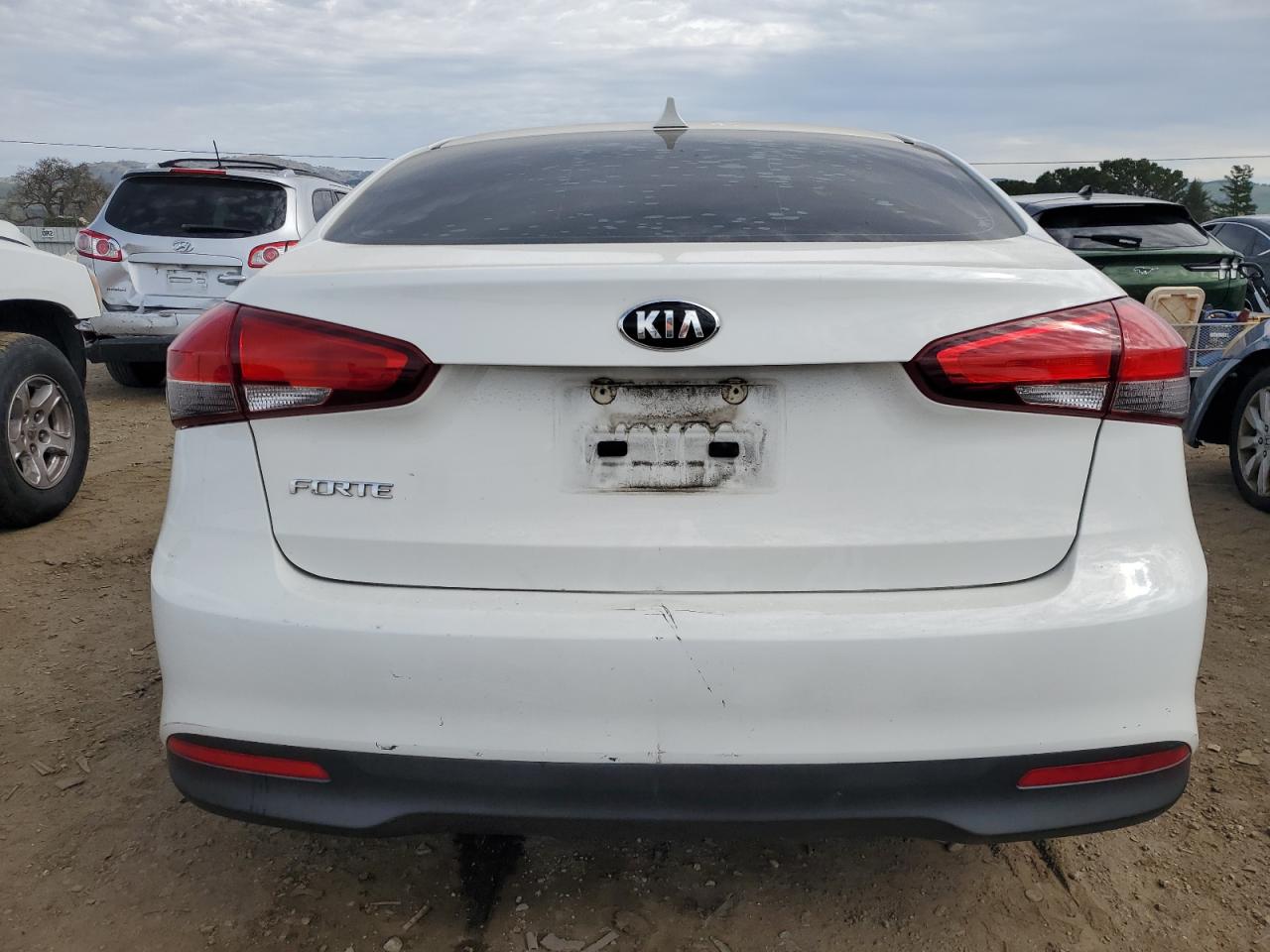 2017 Kia Forte - Image 6