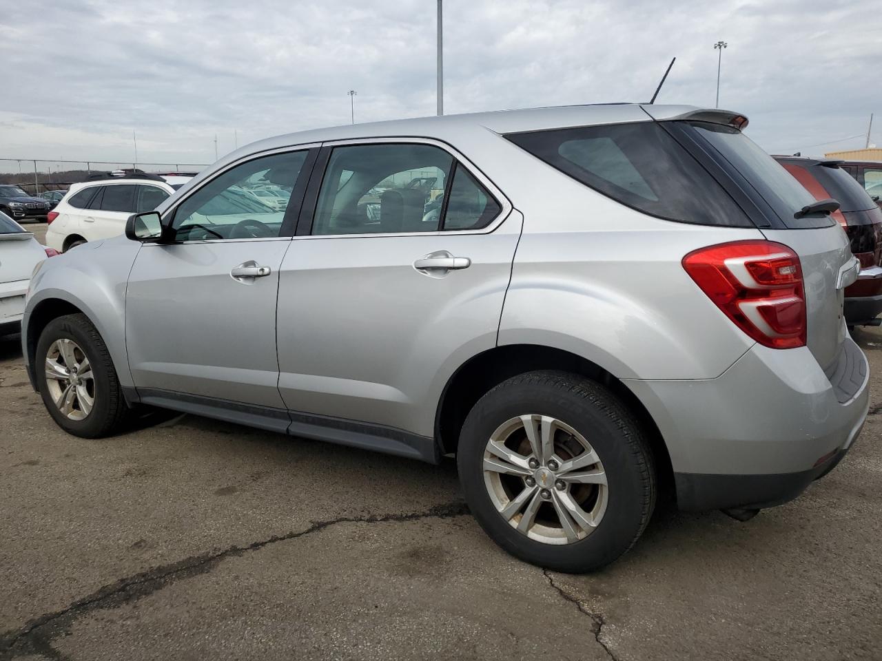 2016 Chevrolet Equinox - Image 2