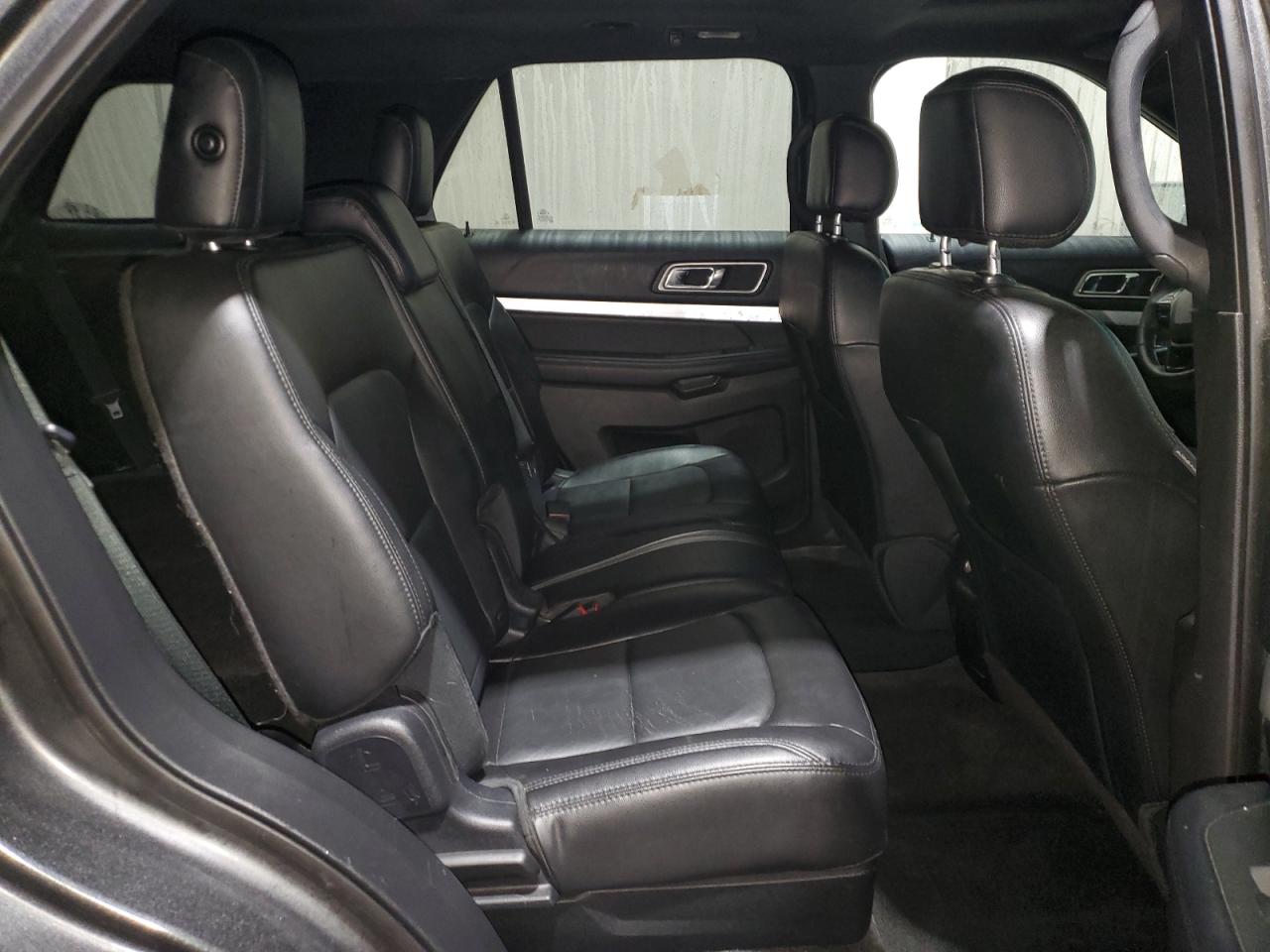 2017 Ford Explorer - Image 11