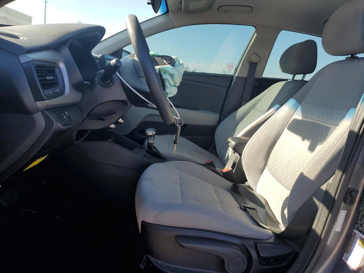 2020 Kia Rio - Image 7