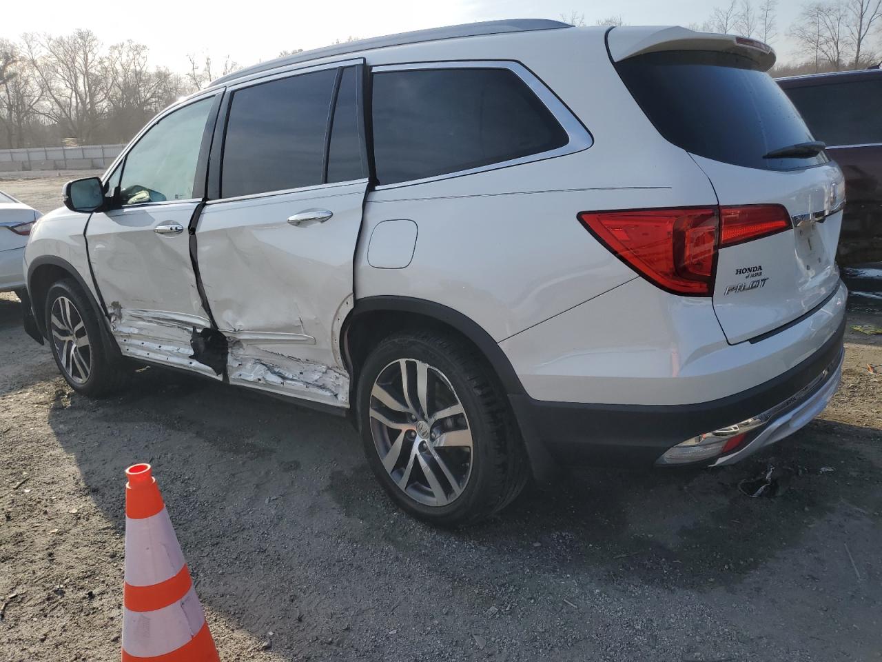 2017 Honda Pilot - Image 2