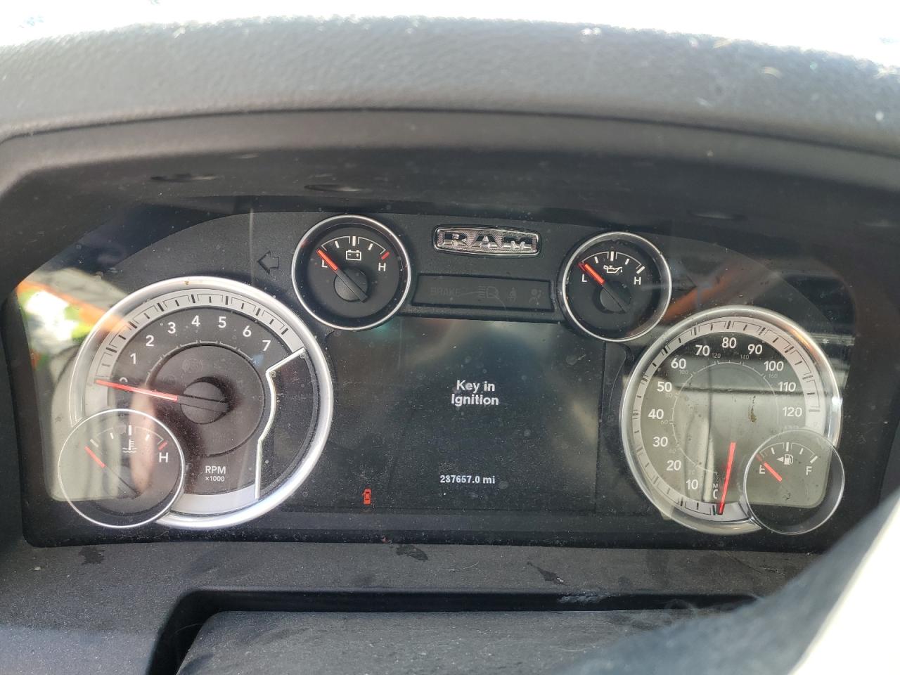 2014 RAM 1500 - Image 9