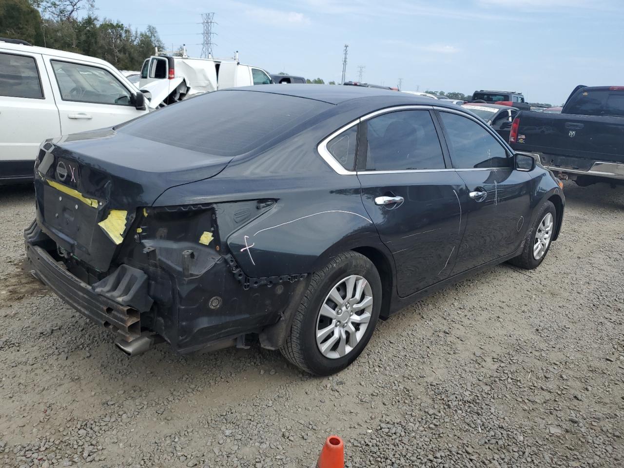 2017 Nissan Altima - Image 3