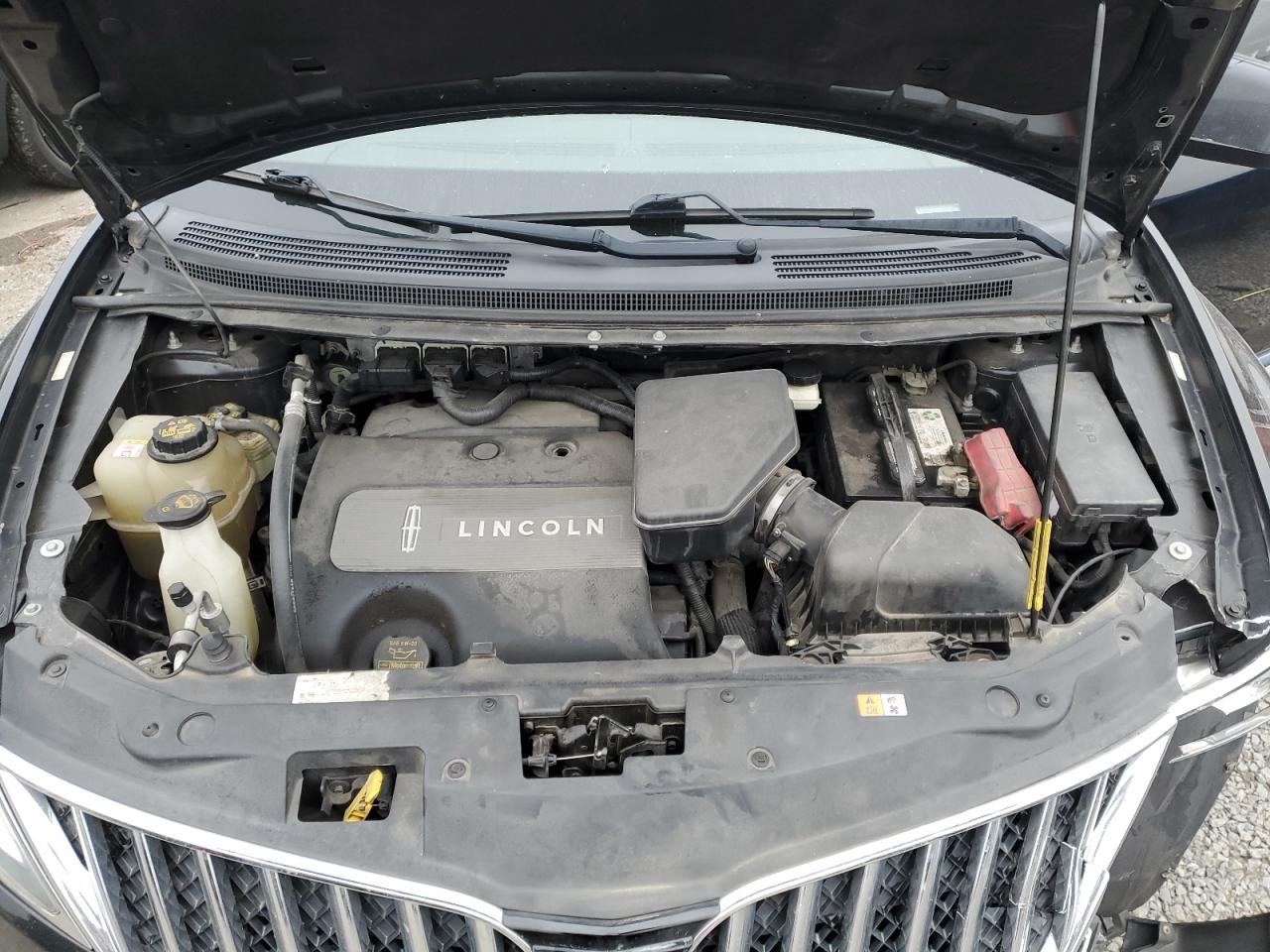 2011 Lincoln MKX - Image 13