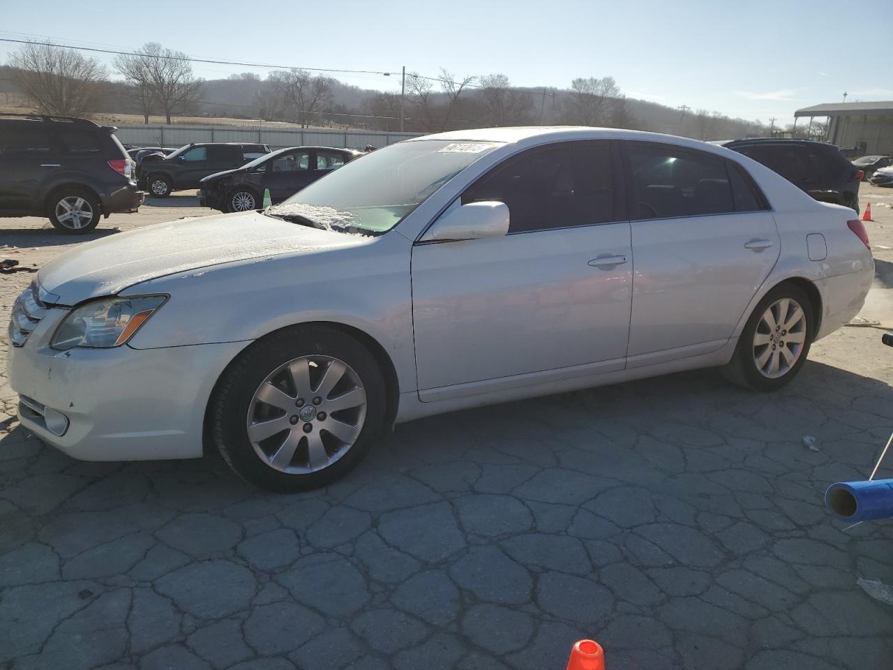 2006 Toyota Avalon - Image 1