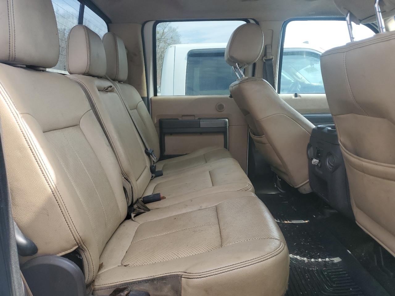 2014 Ford F350 - Image 11