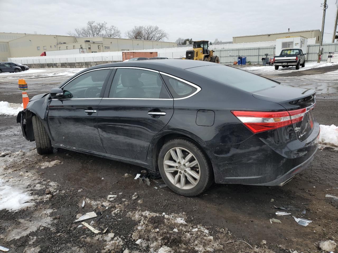 2014 Toyota Avalon - Image 2