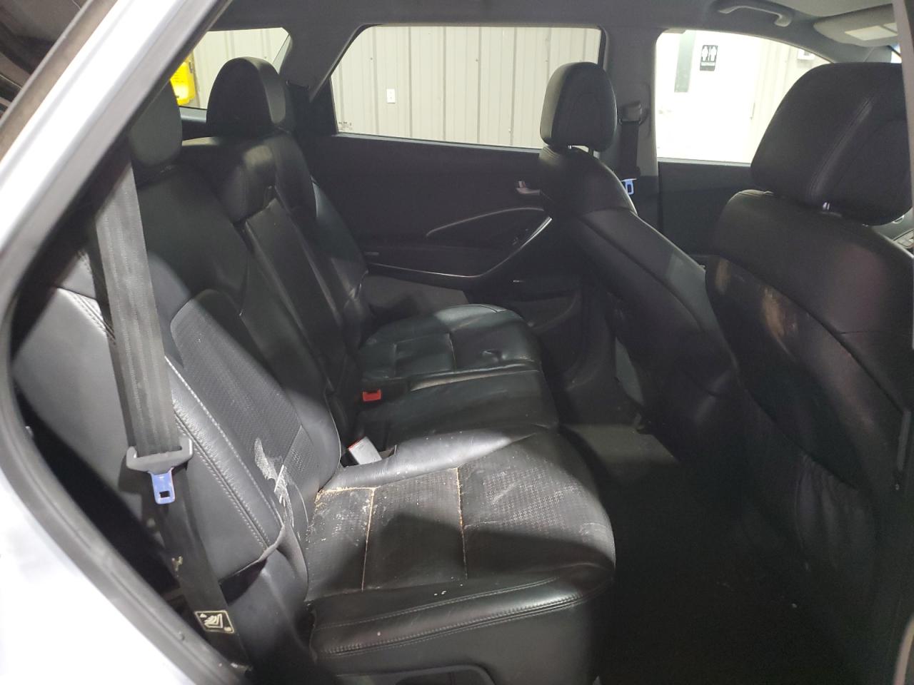2013 Hyundai Santa Fe - Image 11