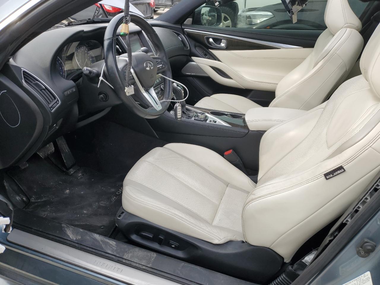 2017 Infiniti Q60 - Image 7
