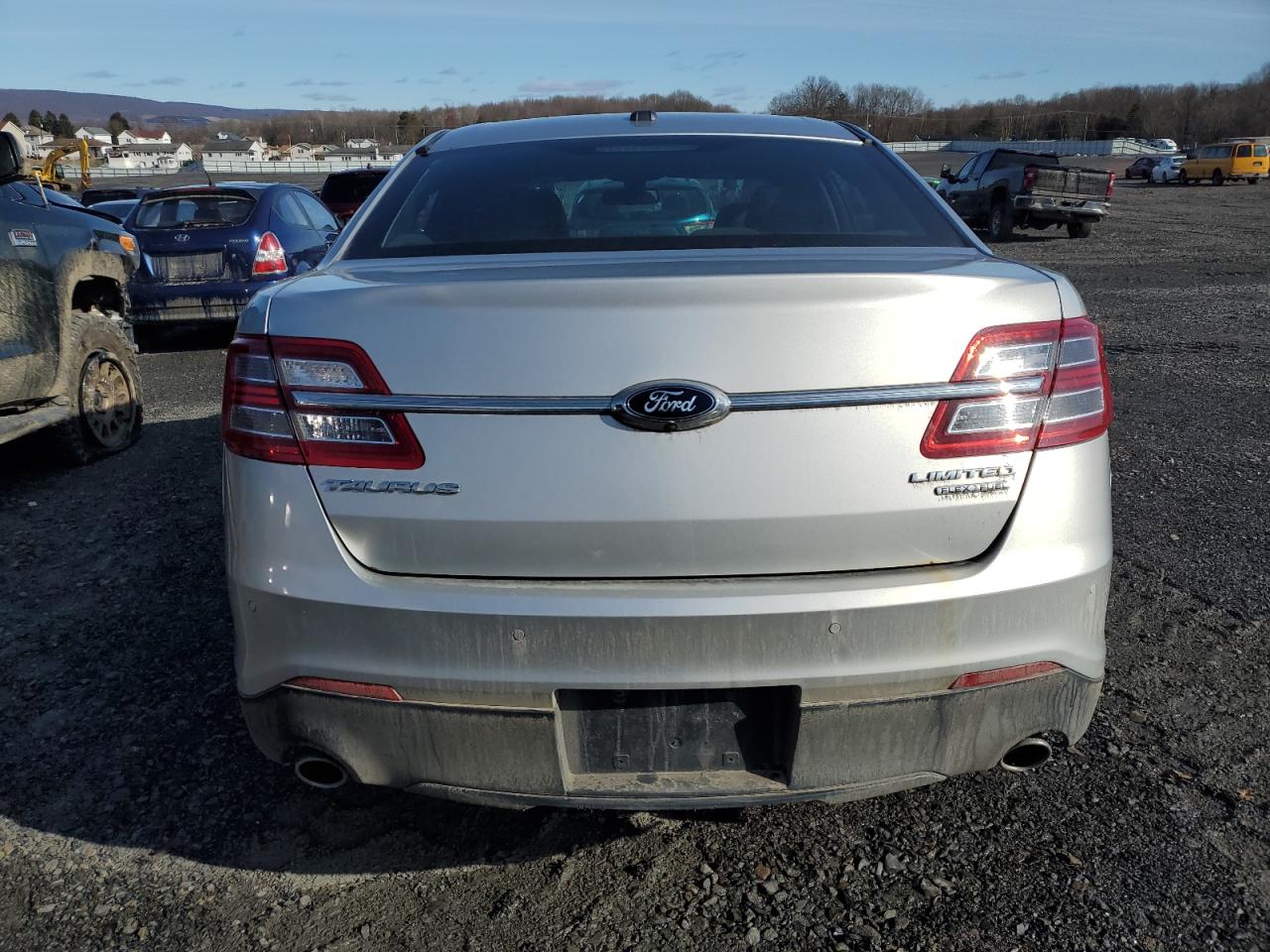 2015 Ford Taurus - Image 6