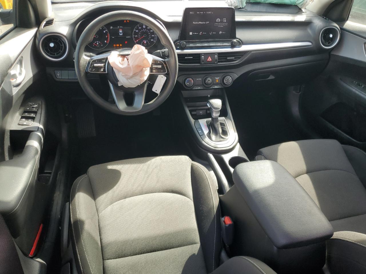 2023 Kia Forte - Image 8