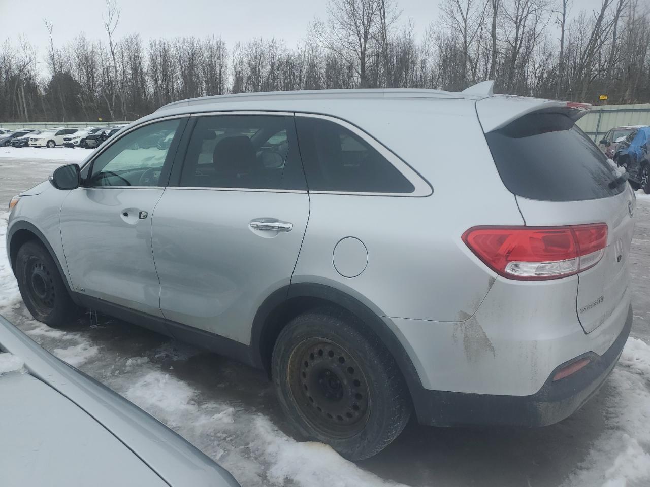 2017 Kia Sorento - Image 2