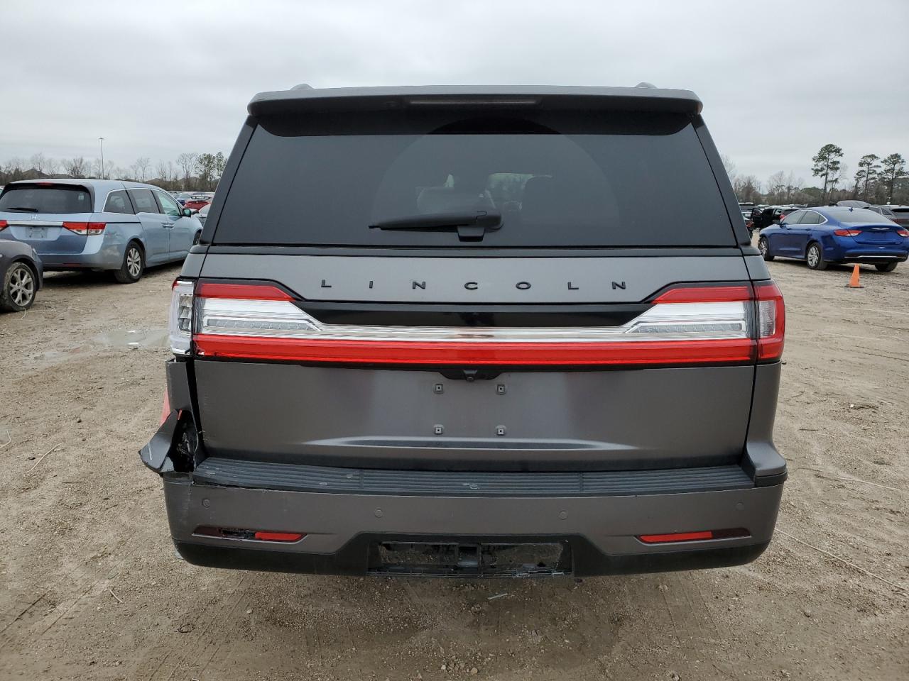 2020 Lincoln Navigator - Image 6