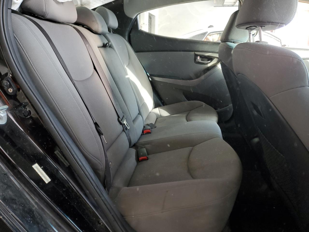 2012 Hyundai Elantra - Image 10