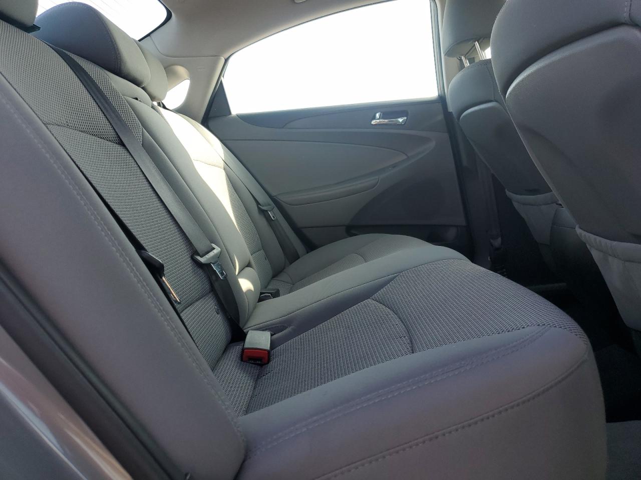 2013 Hyundai Sonata - Image 10