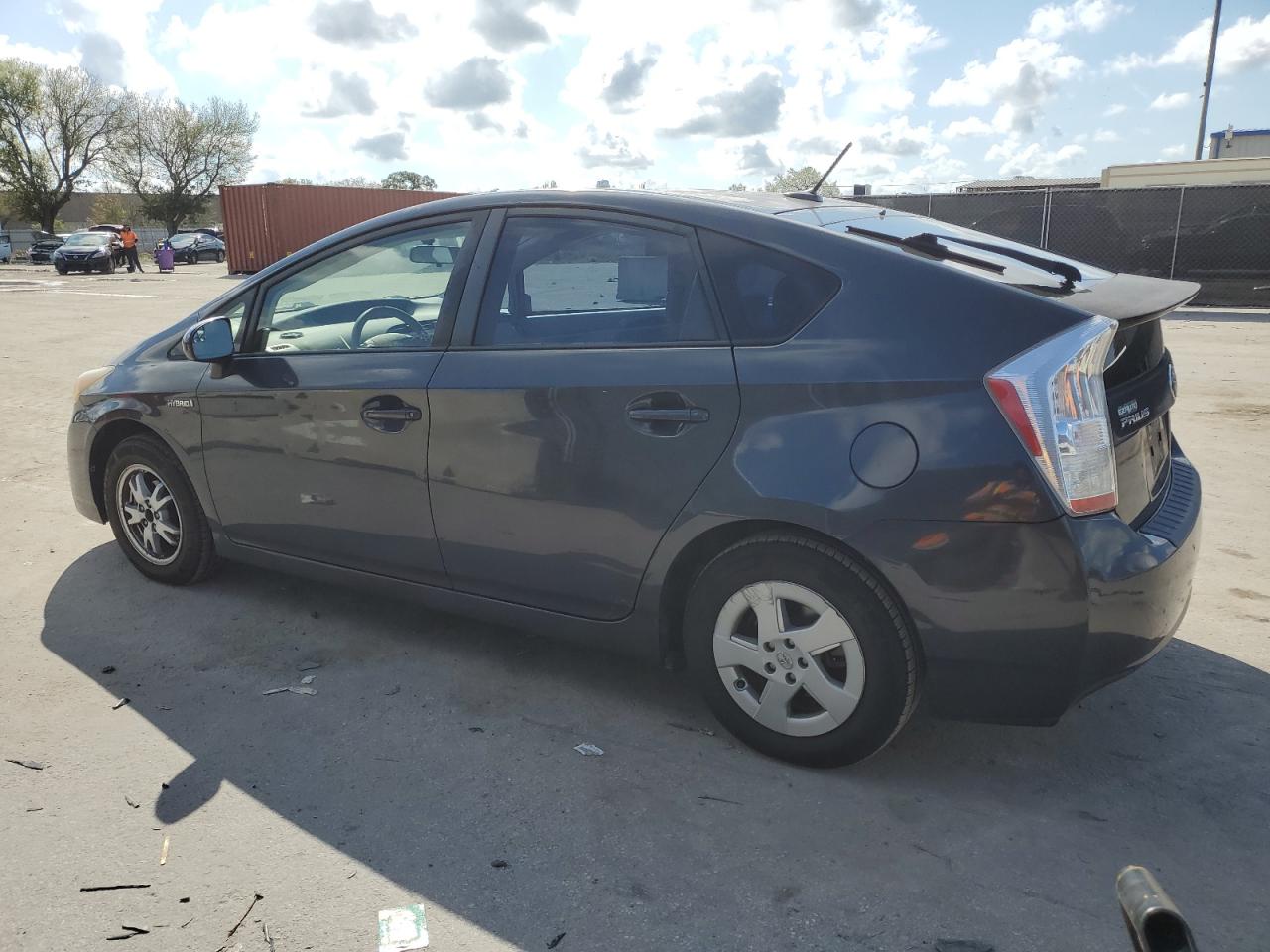 2010 Toyota Prius - Image 2
