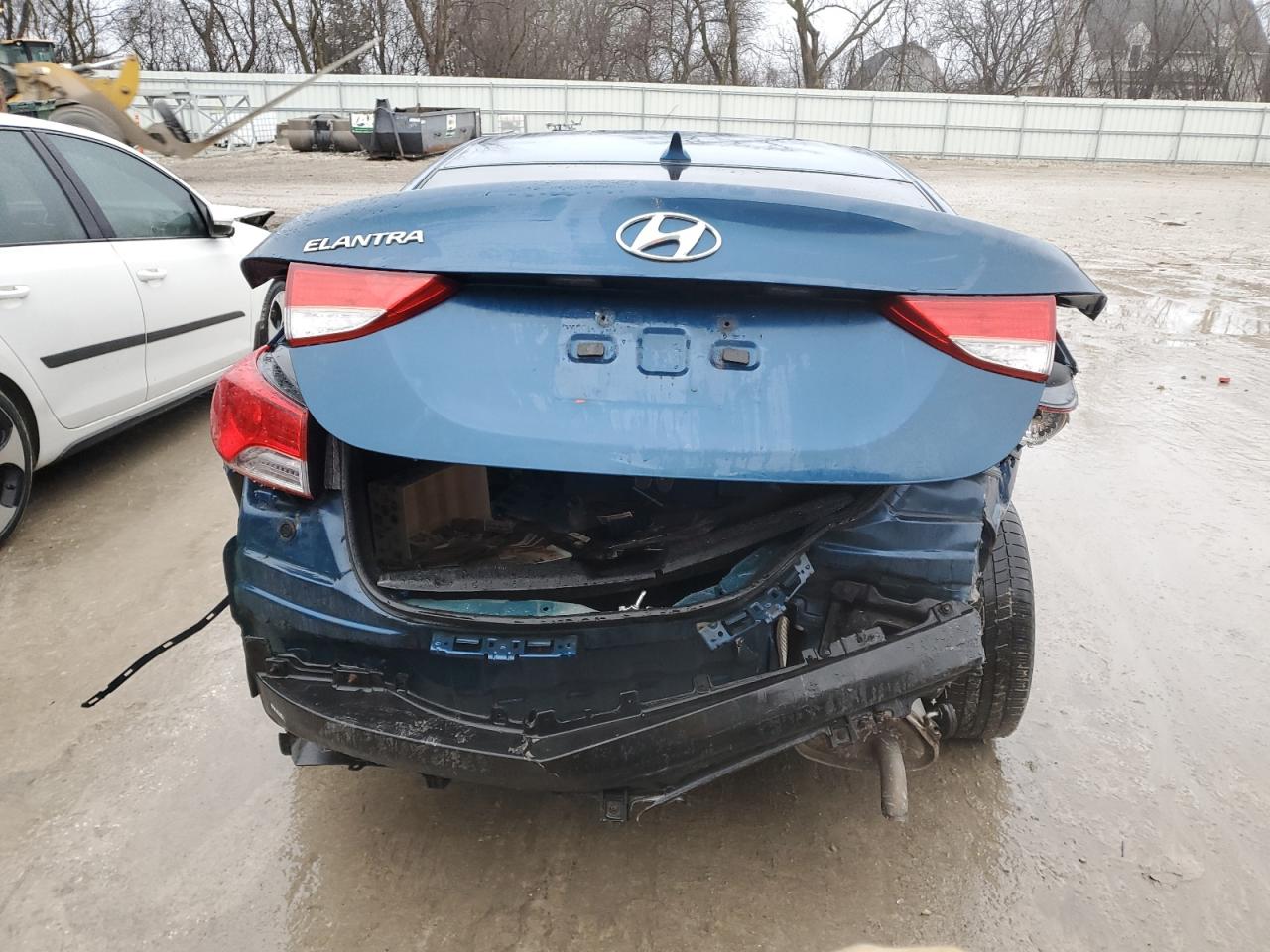 2013 Hyundai Elantra - Image 6
