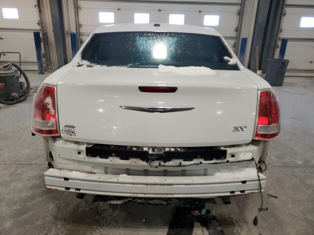 2014 Chrysler 300 - Image 6